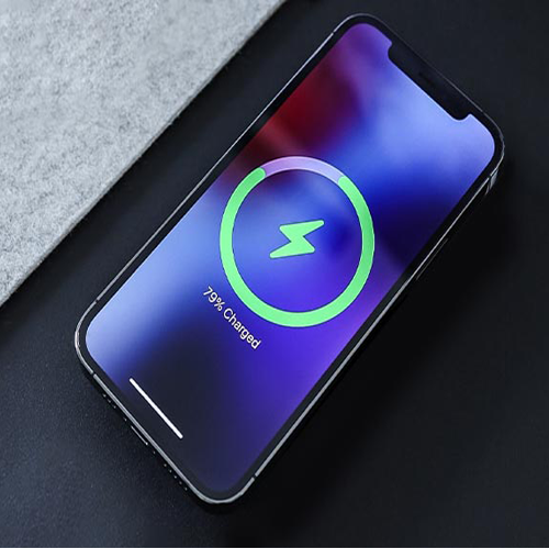 Carica batterie wireless integrati nell’armadio